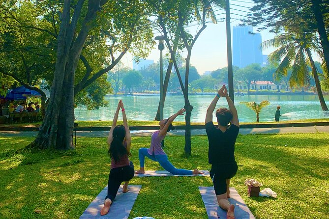 Yoga in the Park Thailand - Starting the morning at Lumphini Park